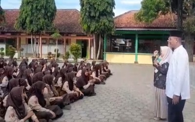 Tanamkan Karakter Peduli Lingkungan sejak Dini, SMPN 2 Puring Gencarkan Sosialisasi PRLH kepada Siswa